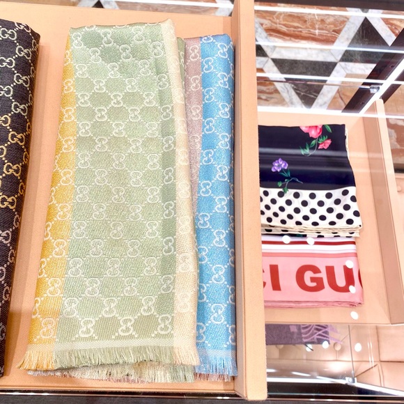 Gucci Silk Wool Shawl - Picture 7 of 10